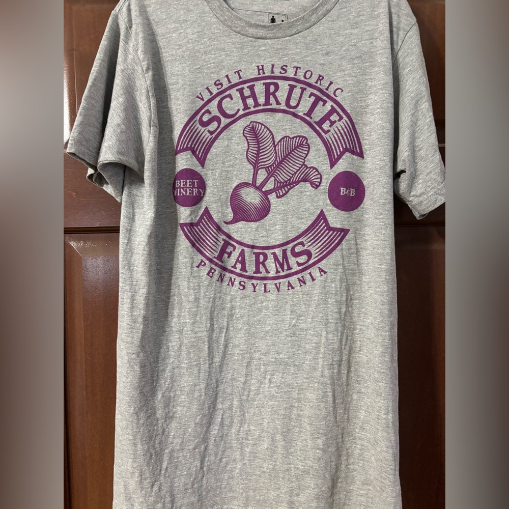 Small Schrute Beet Farm T-shirt from The Office worn once!